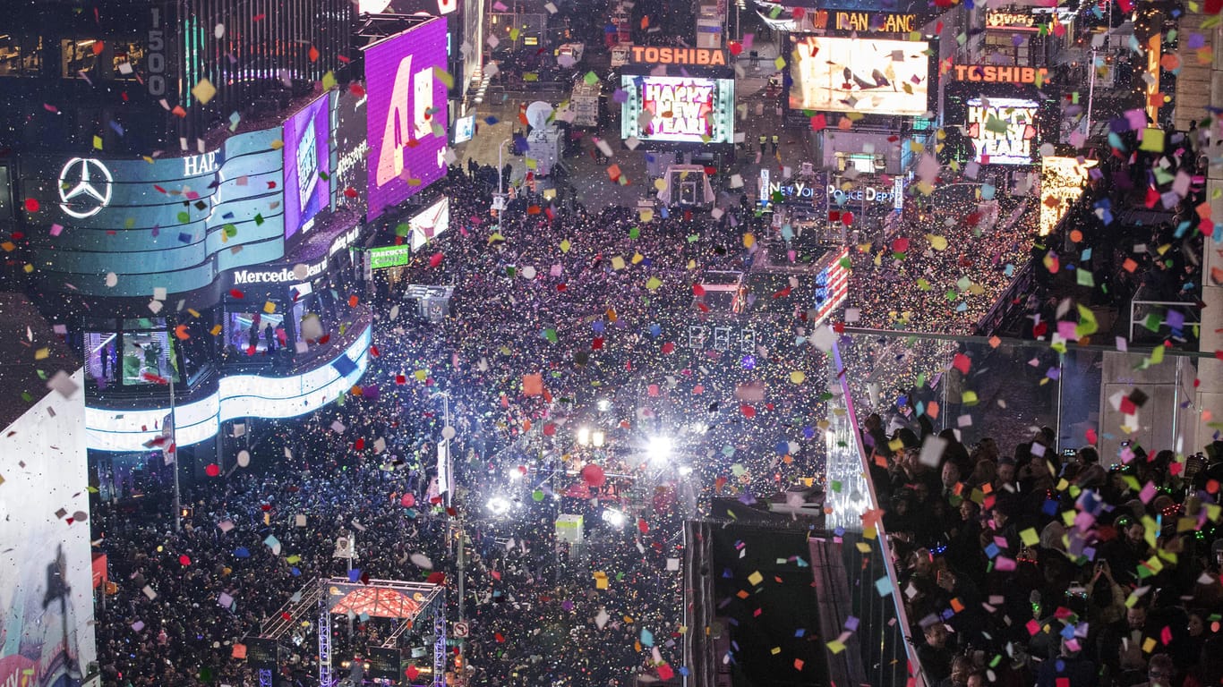 Jahreswechsel in New York: "Ball Drop" und Konfettiregen gehören zu jeder Silvesterfeier in der US-amerikanischen Millionenstadt.