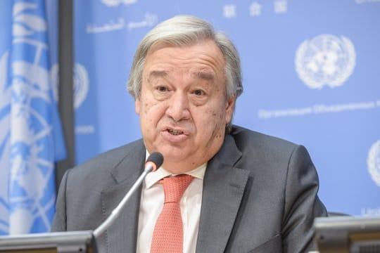 UN-Generalsekretär António Guterres: "Ich rufe die Alarmstufe Rot für unsere Welt aus".