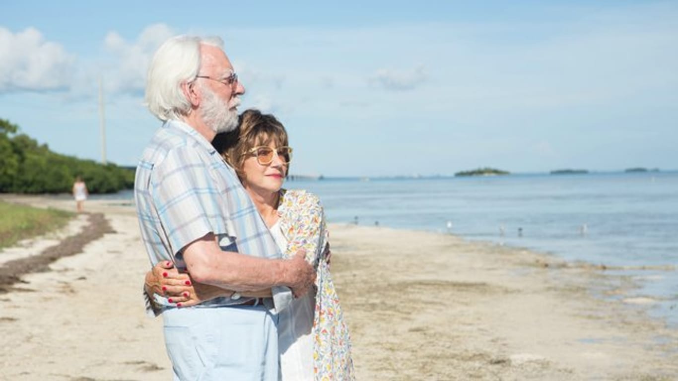 Ella (Helen Mirren) und John (Donald Sutherland) wollen noch einmal dem Alter trotzen.