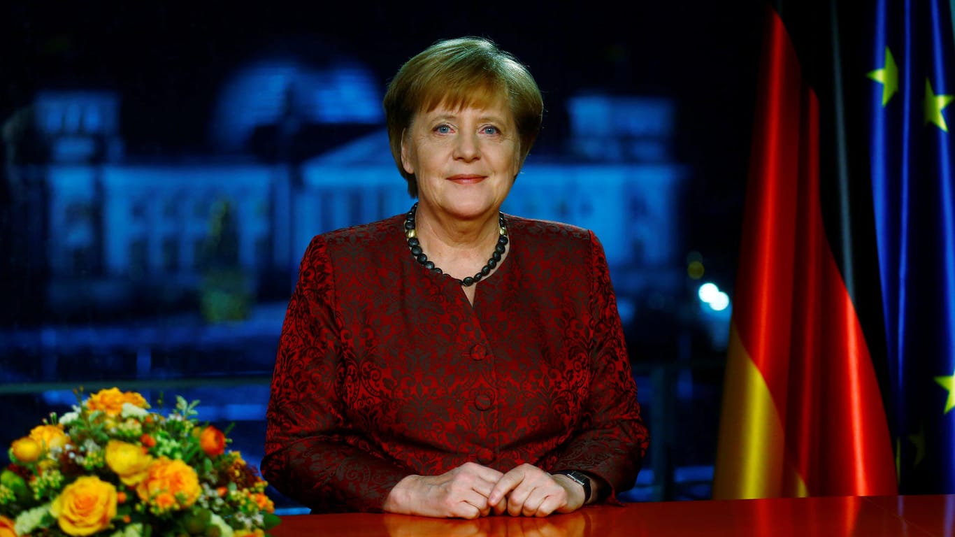 Angela Merkel: Die Bundeskanzlerin hält ihre 13. Neujahrsansprache und spricht über die Herausforderungen des Jahres 2018. Es dürfte ein schwieriges Jahr für sie werden.