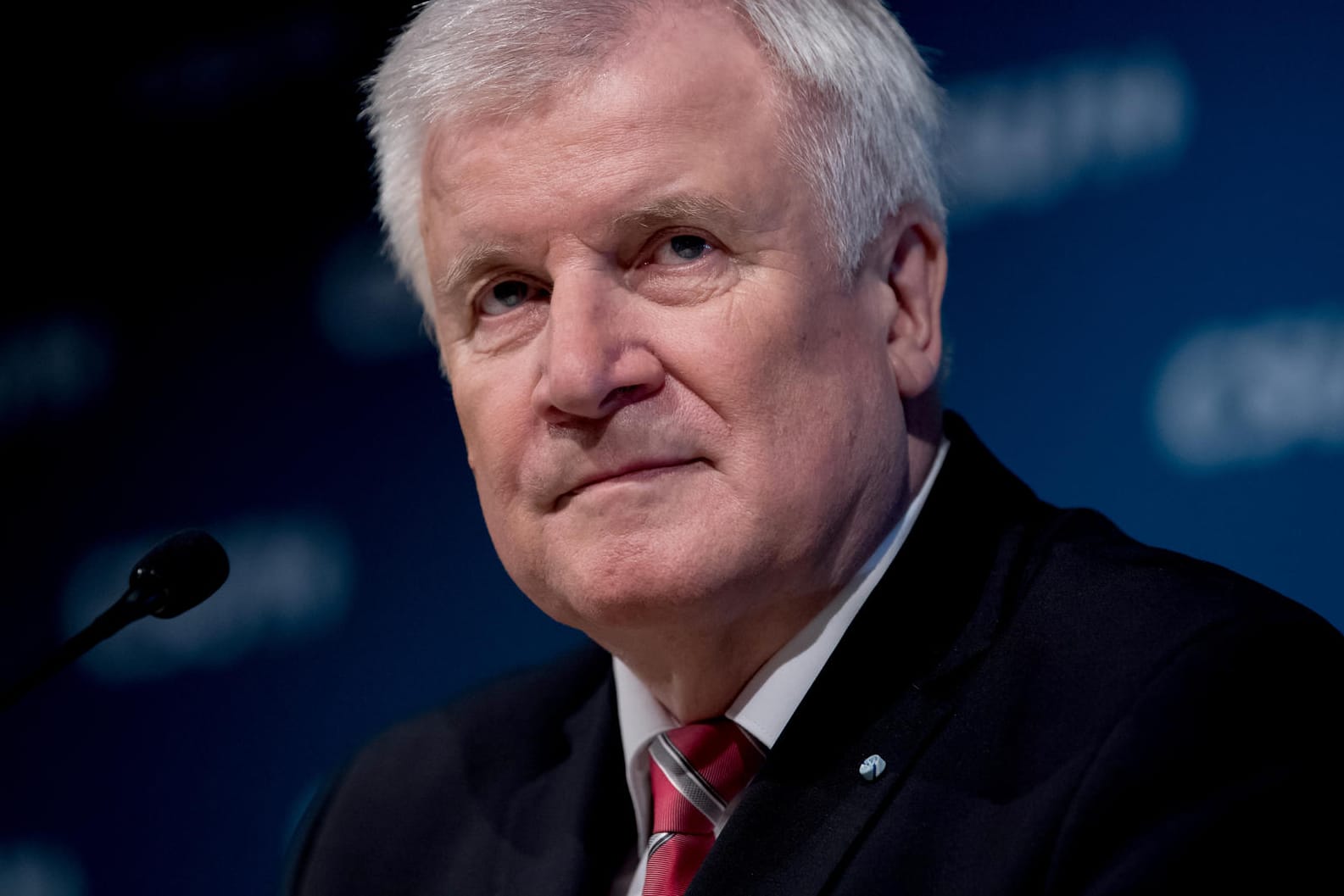 CSU-Chef Horst Seehofer: Seine Partei will eine Große Koalition mit der SPD – doch Kompromissbereitschaft signalisiert sie derzeit noch nicht.