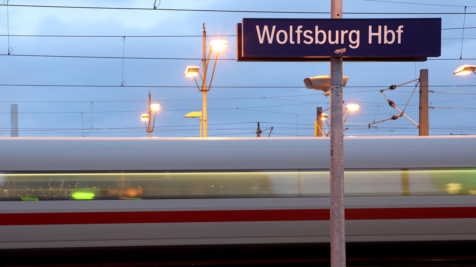 Nach 2011 und 2016 verpassten 2017 wieder ICE-Züge den Wolfsburger Hauptbahnhof. Nach 2011 und 2016 verpassten 2017 wieder ICE-Züge den Wolfsburger Hauptbahnhof.