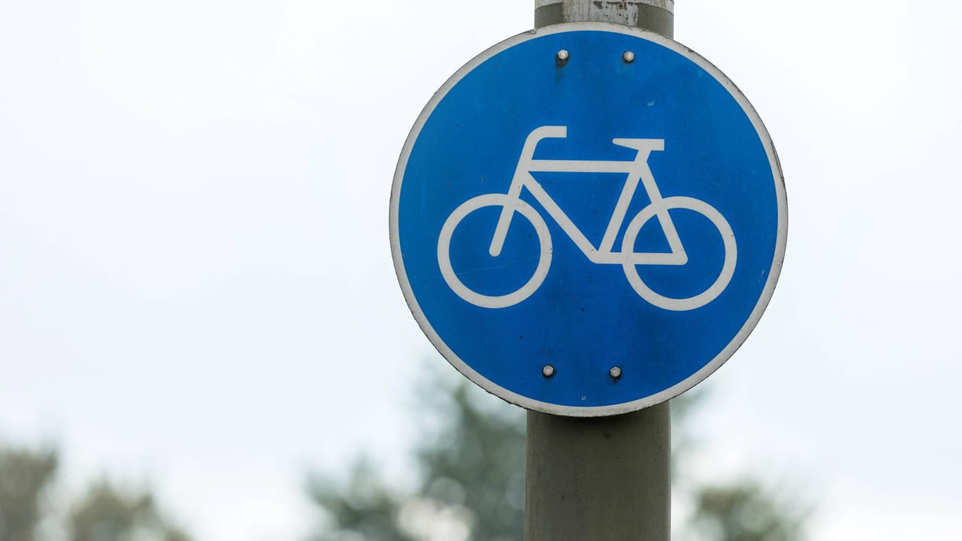 Verkehrszeichen für Radwege: Hier müssen Radler den Radweg benutzen.