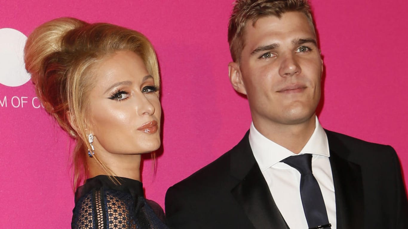 Paris Hilton und Chris Zylka: Im Skiurlaub machte er ihr den Heiratsantrag.