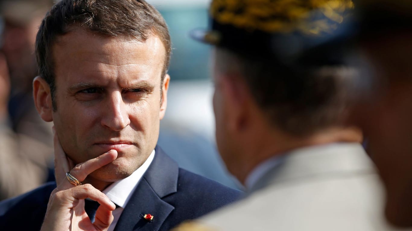 French President Emmanuel Macron and Chief of the Defence Staff French Army General Pierre de Villiers attend a visit to the Ile Longue Defence unit, submarine navy base, in Crozon near Brest