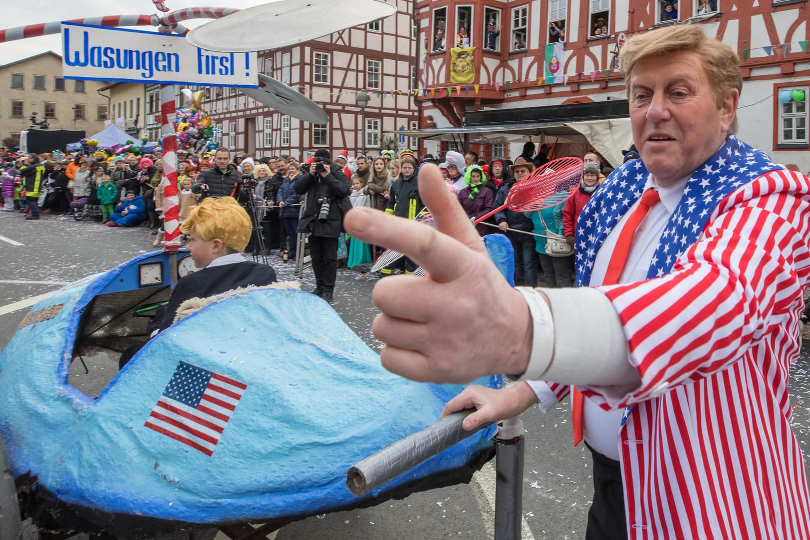 Donald Trump war bereits im Jahr 2017 bei vielen Festumzügen ein Thema – auch in dieser Saison wird man ihn wieder sehen.