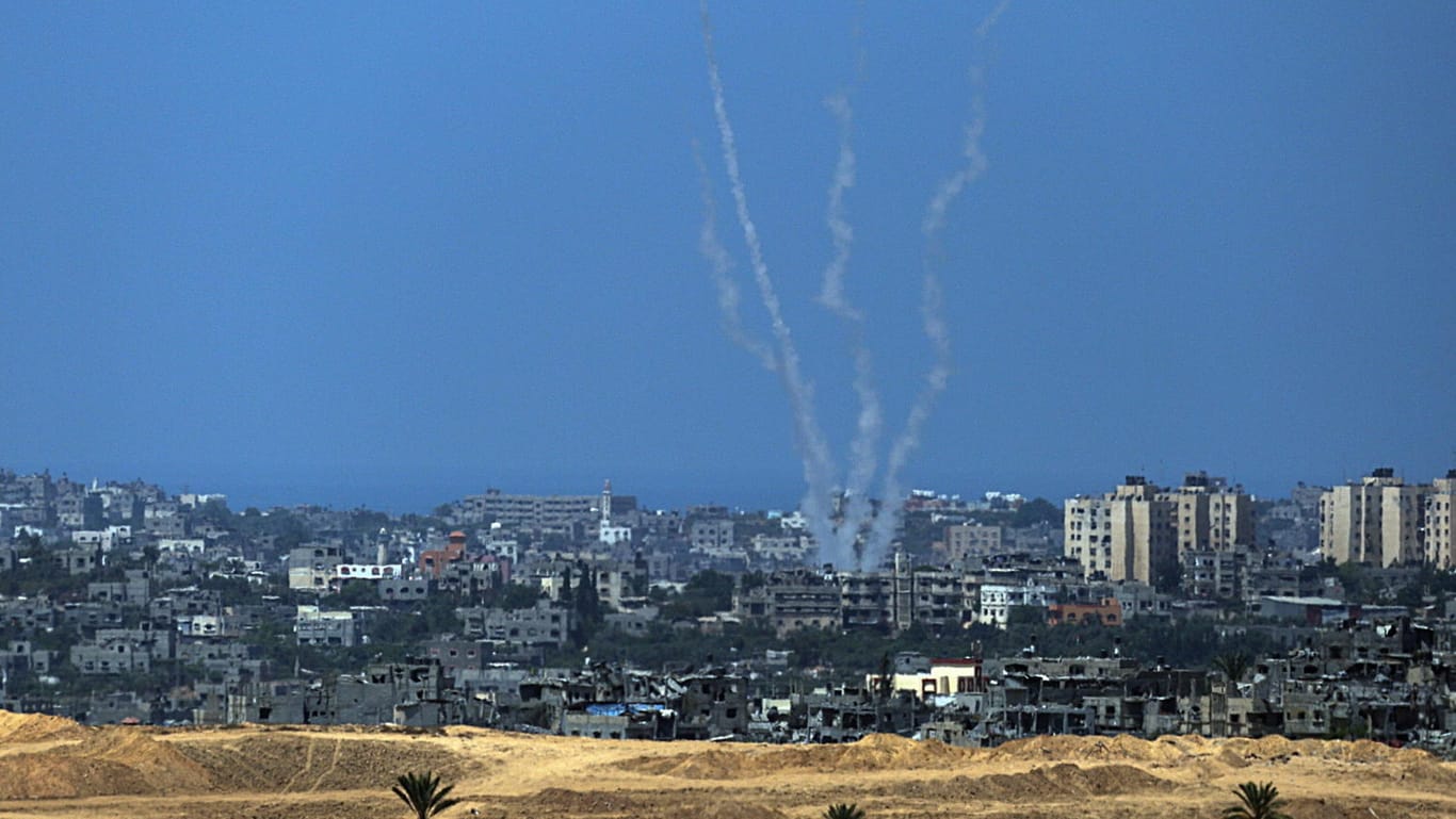Abschuss von Raketen aus dem Gazastreifen: Die Zahl der Angriffe nahm zuletzt wieder zu.