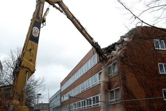 Ehemaliges Oststadt Krankenhaus in Hannover: Das Gebäude wurde nach seiner Schließung noch mehrere Jahre als Flüchtlingsunterkunft genutzt.