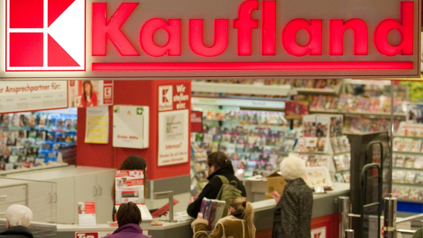 Stecknadeln in Lebensmitteln: In einer weiteren Filiale der Supermarkt-Kette "Kaufland" wurden gefährlich manipulierte Lebensmittel entdeckt.