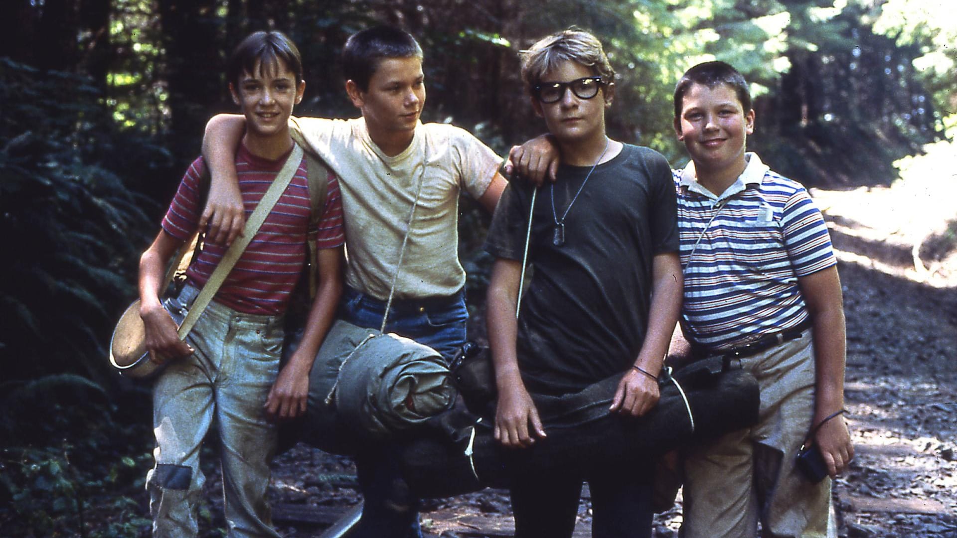 Gordie (Wil Wheaton), Chris (River Phoenix), Teddy (Corey Feldman) und Vern (Jerry O’Connell) sind Freunde fürs Leben, oder doch nicht?