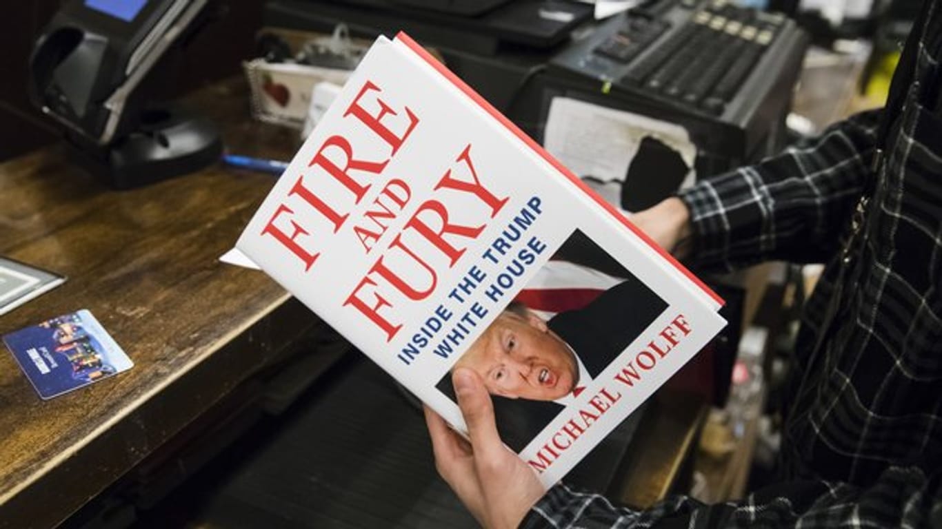 Das Enthüllungsbuch "Fire and Fury" war am Freitag in vielen Buchläden der Hauptstadt Washington bereits ausverkauft.