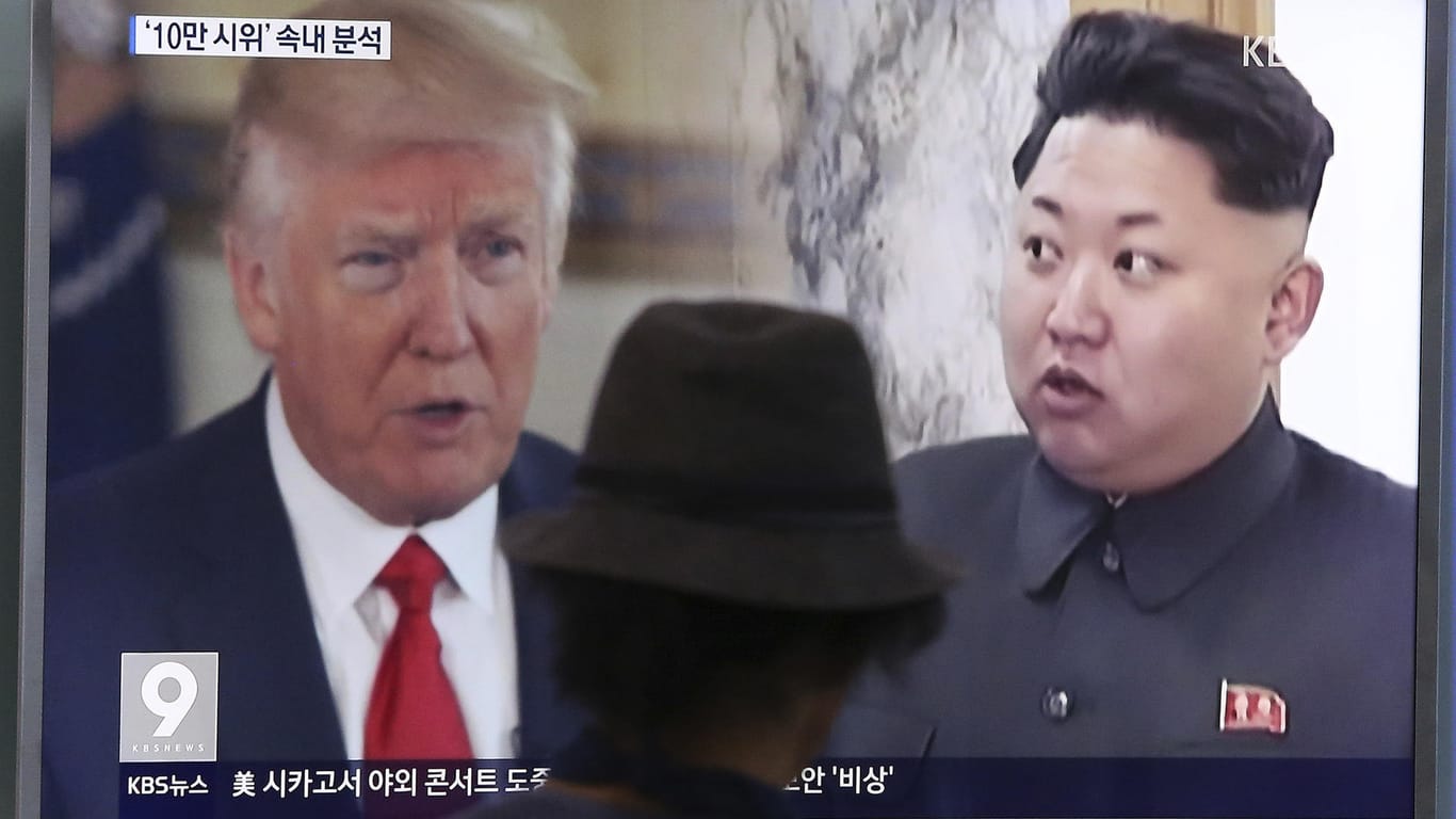 Donald Trump und Kim Jong Un: Die beiden Staatslenker beharken sich gerne öffentlich und vergleichen etwa ihre Atomarsenale miteinander.