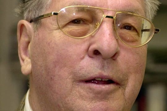 Der frühere Bundestagspräsident Philipp Jenninger im Mai 2002 in Stuttgart.