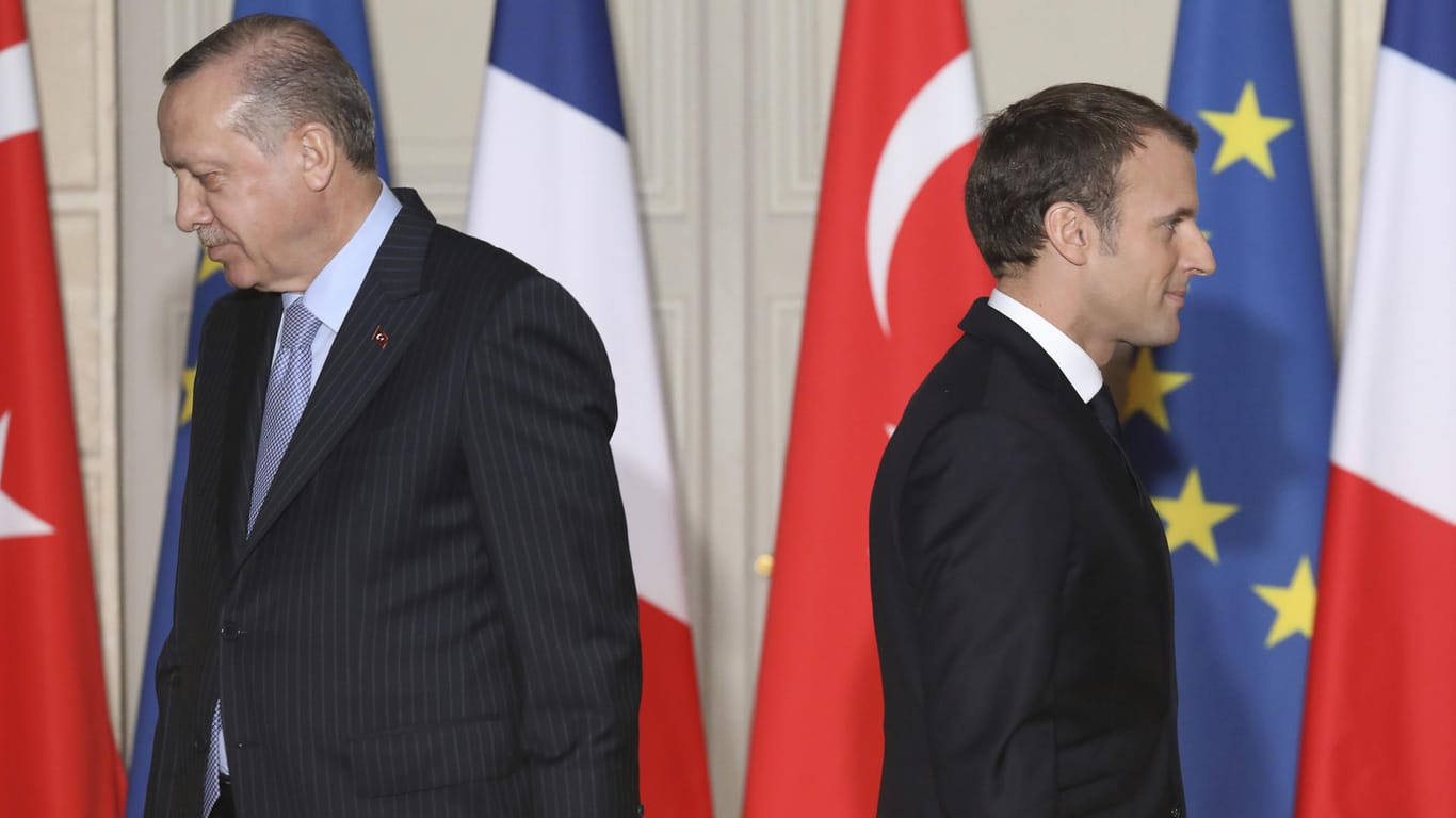Der türkische Präsident Recep Tayyip Erdogan und Frankreichs Präsident Emmanuel Macron bei einer Pressekonferenz: Erdogan kritisiert in Paris den Stillstand im EU-Beitrittsprozess.