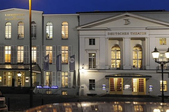 Das Deutsche Theater in Berlin hat im neuen Jahr einen prallen Spielplan.