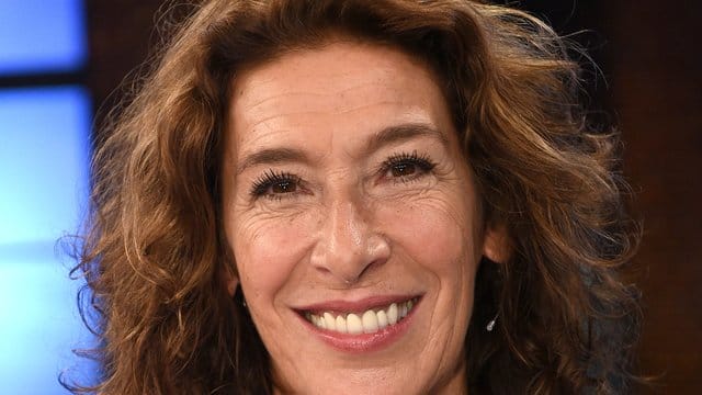 Die Schauspielerin Adele Neuhauser wünscht sich ein Enkelkind.