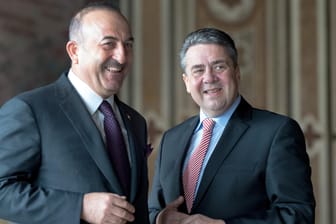 Sigmar Gabriel und Mevlüt Cavusoglu in Goslar: Beide wollen die Zusammenarbeit zwischen Berlin und Ankara wieder verstärken.
