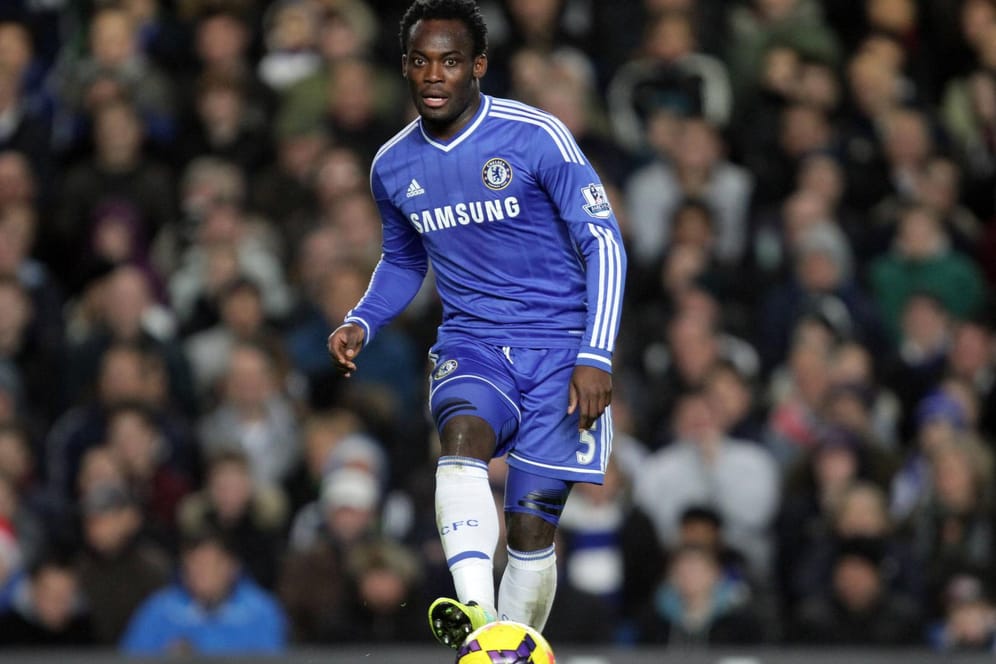 Michael Essien im Chelsea-Trikot: Bis 2014 spielte der Ghanaer bei den "Blues".