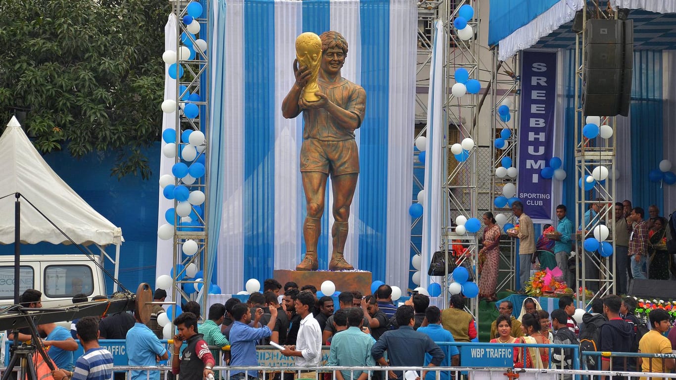Denkmal für Diego Maradona: Eine knapp 3,70 Meter hohe Statue in Indien.