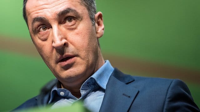 Cem Özdemir, Bundesvorsitzender der Grünen, will nicht für den Vorsitz der Grünen-Bundestagsfraktion kandidieren. Cem Özdemir, Bundesvorsitzender der Grünen, will nicht für den Vorsitz der Grünen-Bundestagsfraktion kandidieren.