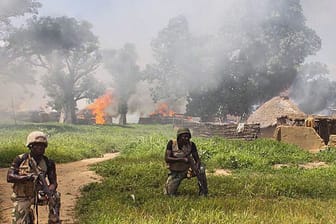 Kampf gegen Boko Harma: Soldaten der nigerianischen Armee bei einem Einsatz im Staat Borno.