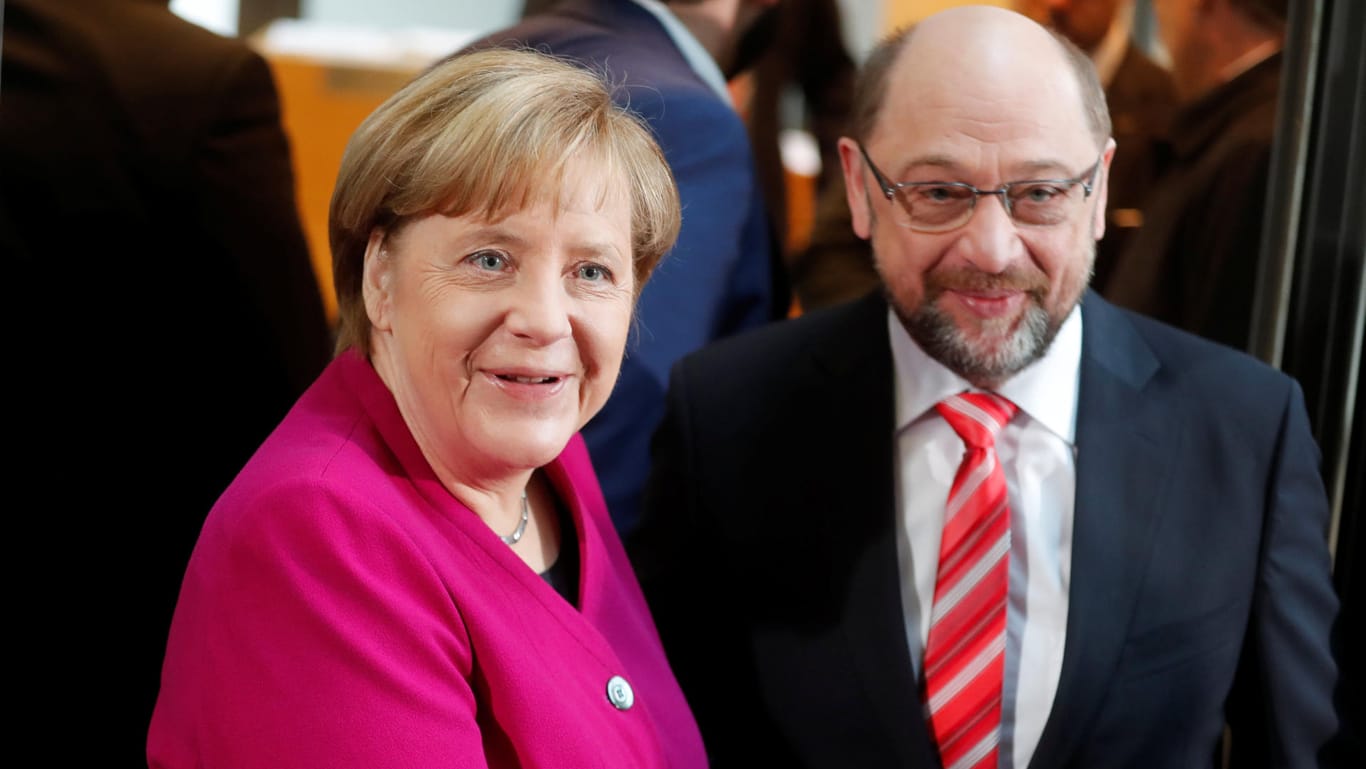 Angela Merkel und Martin Schulz unmittelbar vor Beginn der Sondierungsgespräche: Beide wollen zügig verhandeln.