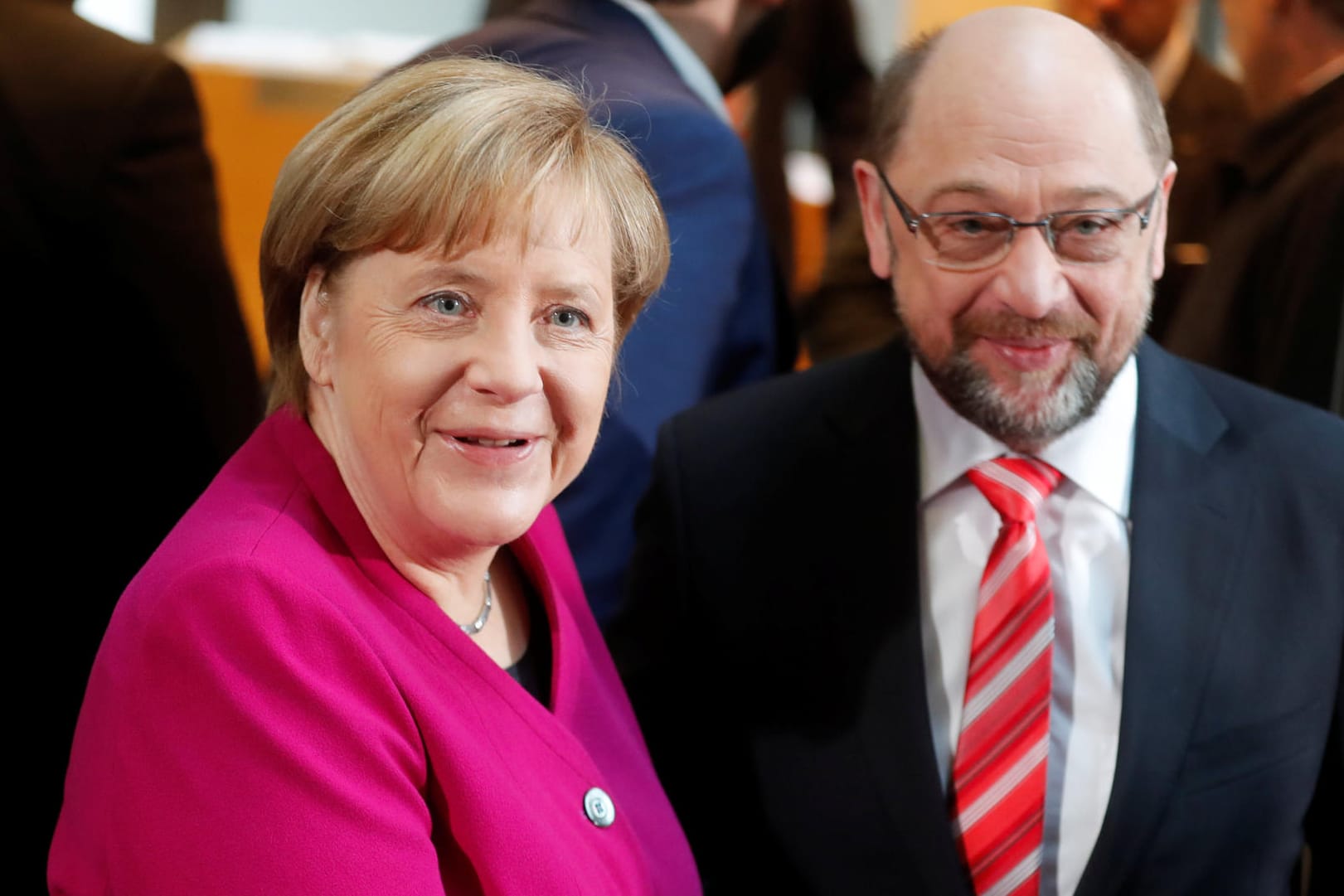 Angela Merkel und Martin Schulz unmittelbar vor Beginn der Sondierungsgespräche: Beide wollen zügig verhandeln.