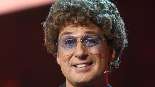 Atze Schröder nimmt den Fuß vom Gaspedal.
