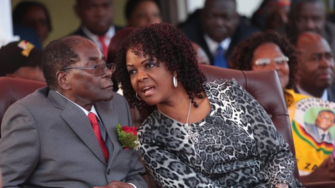 Robert Mugabe und seine Frau Grace.
