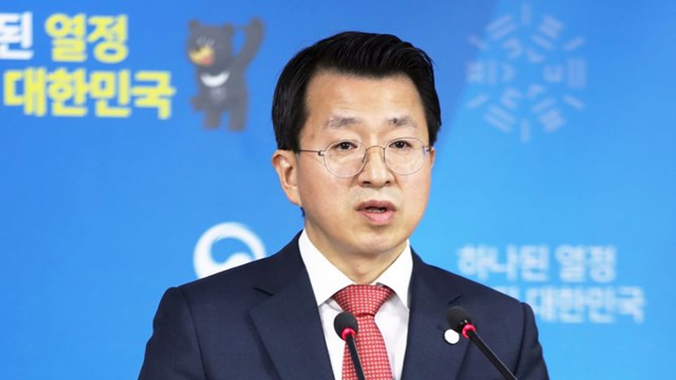 Der Sprecher des südkoreanischen Vereinigungsministeriums, Baik Tae-hyun, bei einer Pressekonferenz.