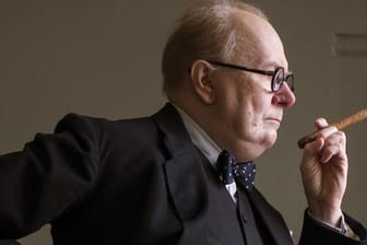 Gary Oldman: Der Schauspieler spielt Winston Churchill in "Die dunkelste Stunde".