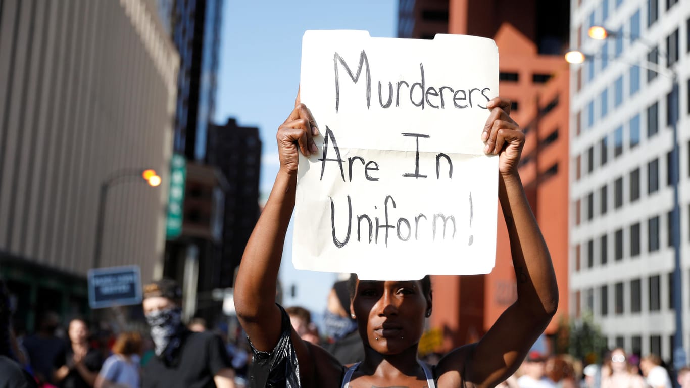 September in St. Louis (US-Staat Missouri): Protestkundgebung am Rande eines Mordprozesses gegen einen Ex-Polizisten.