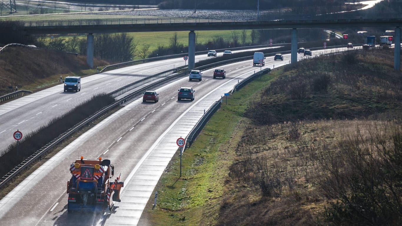 Zum Ende der Weihnachtsferien wird es auf deutschen Autobahnen wieder ruhiger.