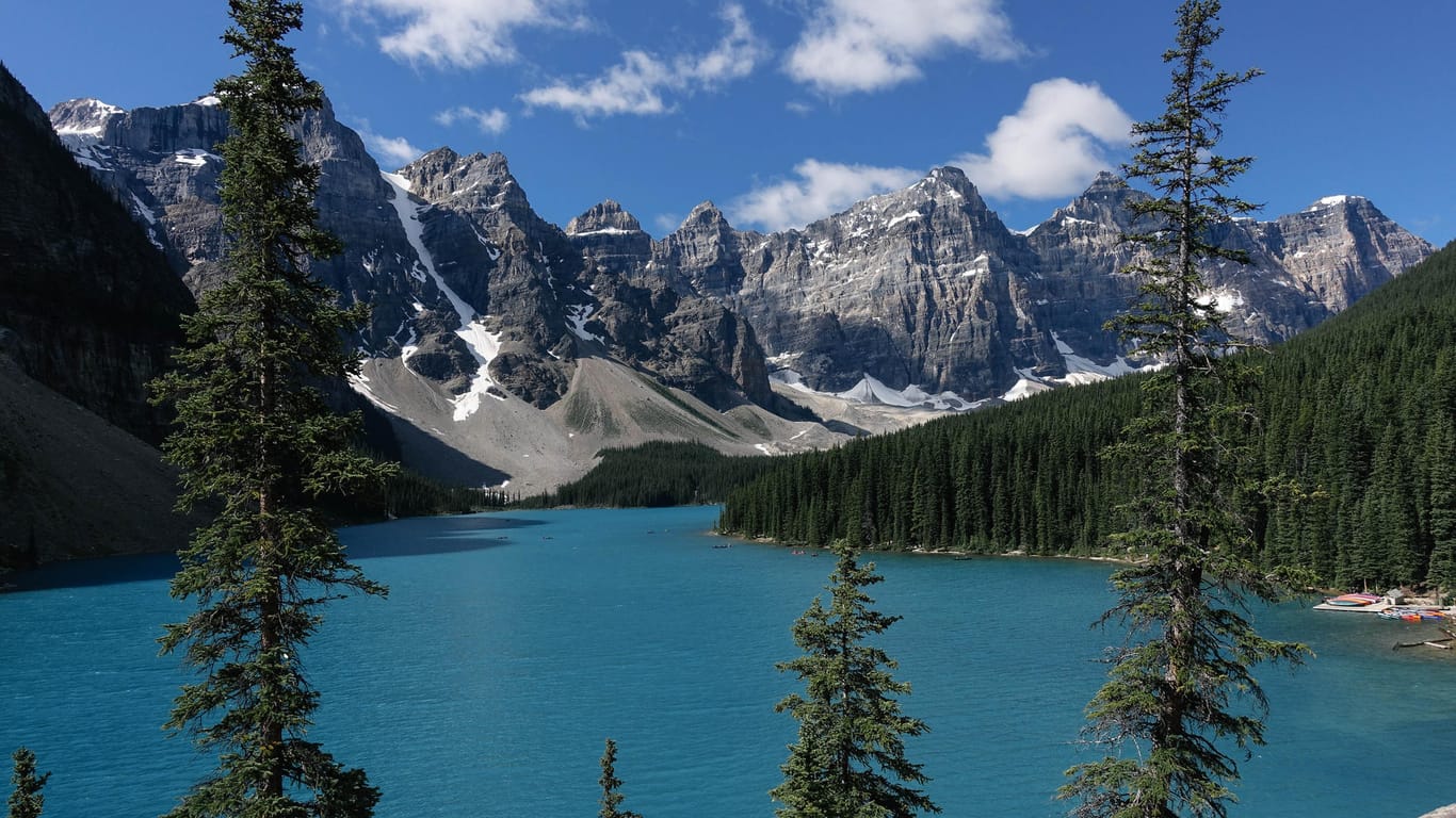 Moraine Lake, Alberta: Das Sinnbild für die kanadischen Natursehenswürdigkeiten.