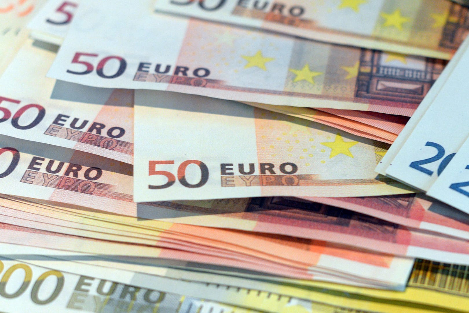 Der Bund geht mit einem Überschuss von 3,7 Milliarden Euro aus dem Jahr 2017 Der Bund geht mit einem Überschuss von 3,7 Milliarden Euro aus dem Jahr 2017