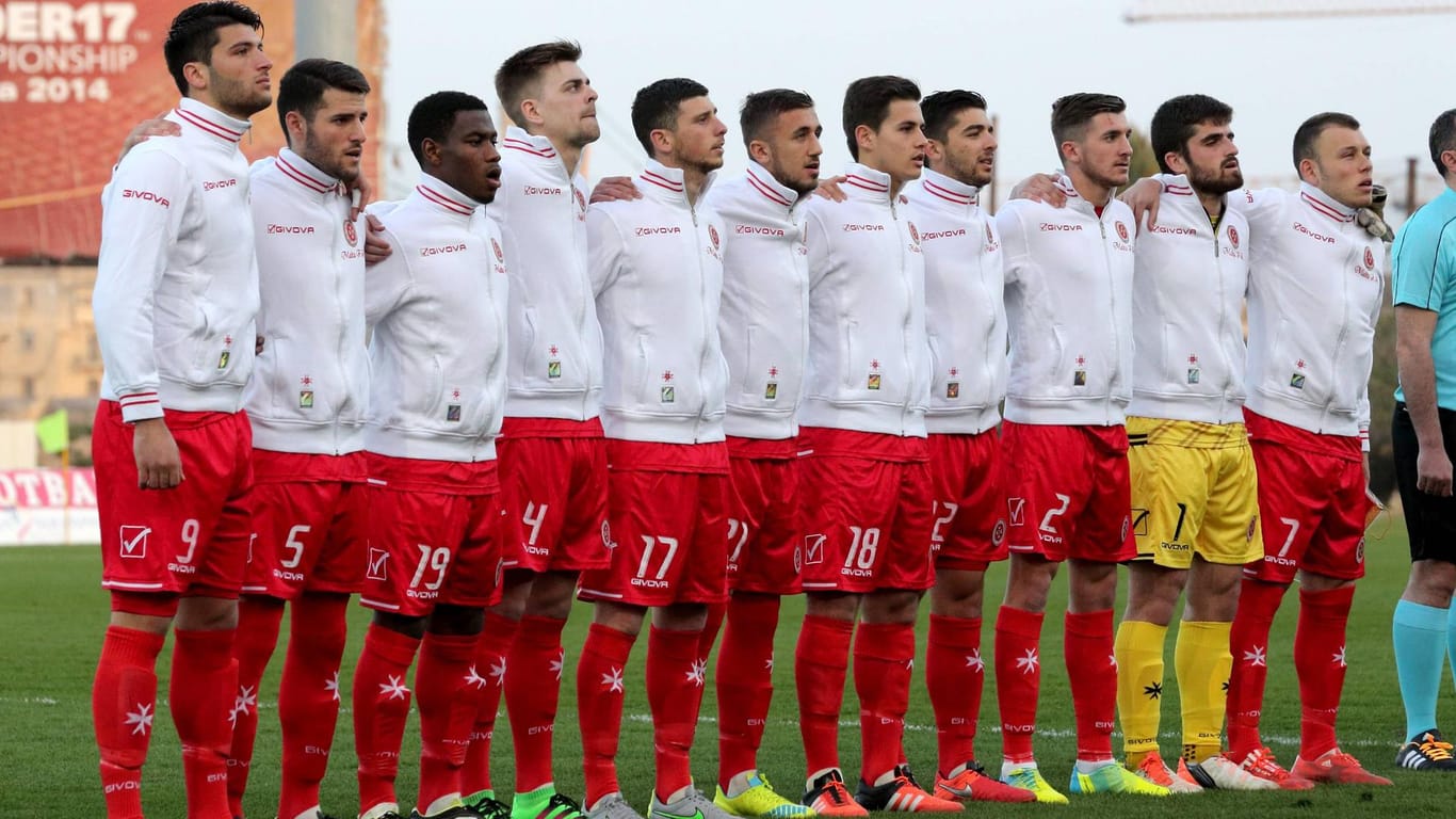 Bild aus dem Jahr 2016: Die maltesische U21-Nationalmannschaft vor der 0:1-Niederlage gegen Montenegro, die im Zentrum der Uefa-Ermittlungen stand.