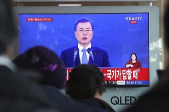 "Wir sollten uns nicht zu früh freuen", warnte Moon bei seiner Neujahrspressekonferenz in Seoul.