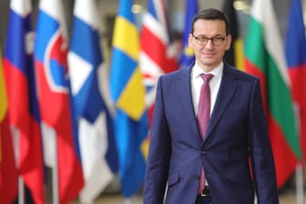 Bei einem Antrittsbesuch in Brüssel hat Regierungschef Mateusz Morawiecki Polens umstrittene Justizreform in Schutz genommen.