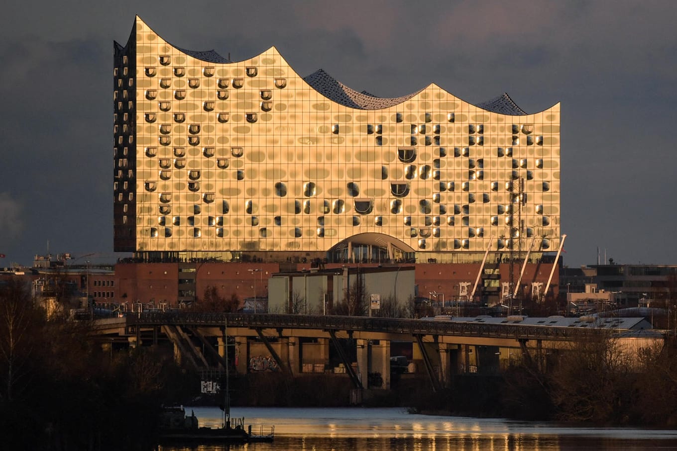 Die Elbphilharmonie in Hamburg: Ein Jahr nach der Eröffnung ist sie schon jetzt eine der beliebtesten Sehenswürdigkeiten in Deutschland.