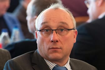 Das Berliner Landgericht hat gegen den AfD-Politiker Jens Maier eine einstweilige Verfügung erlassen.