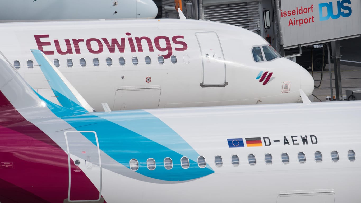 Zwei Flugzeuge der Lufthansa-Tochter Eurowings: Im Januar startet die Airline eine große Rabattaktion.