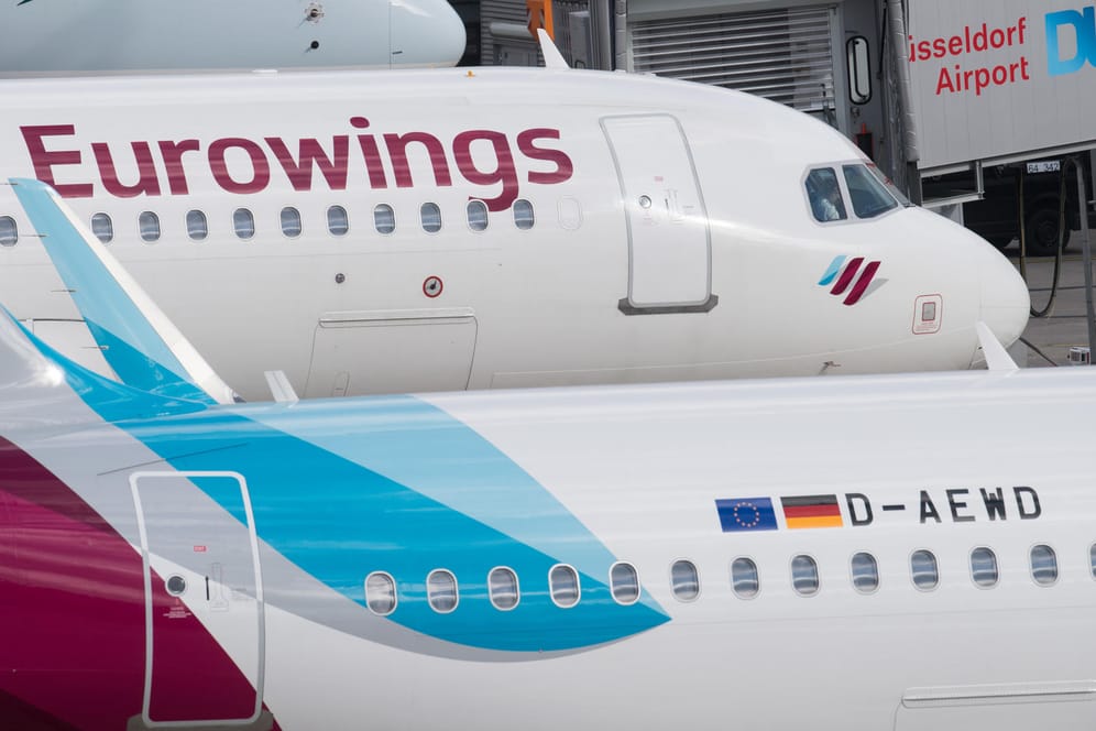 Zwei Flugzeuge der Lufthansa-Tochter Eurowings: Im Januar startet die Airline eine große Rabattaktion.