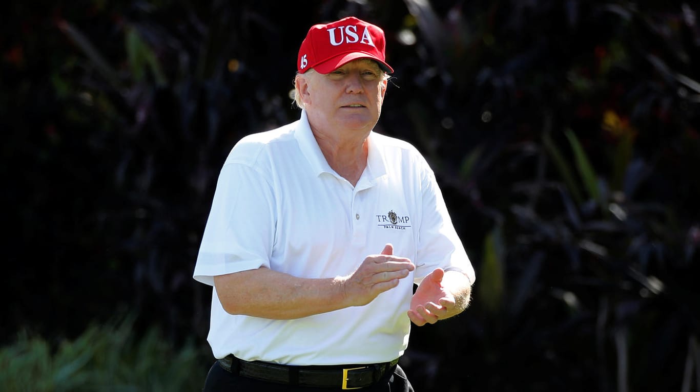 Donald Trump auf dem Golfplatz: Wie fit der US-Präsident ist, soll eine Untersuchung beweisen.