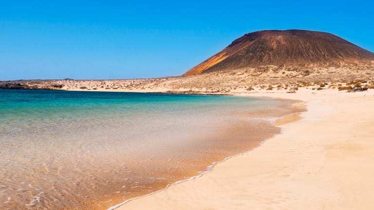 Traumstrand auf La Graciosa: Die kleinste bewohnte Kanareninsel ist eine Perle mitten im Atlantik.