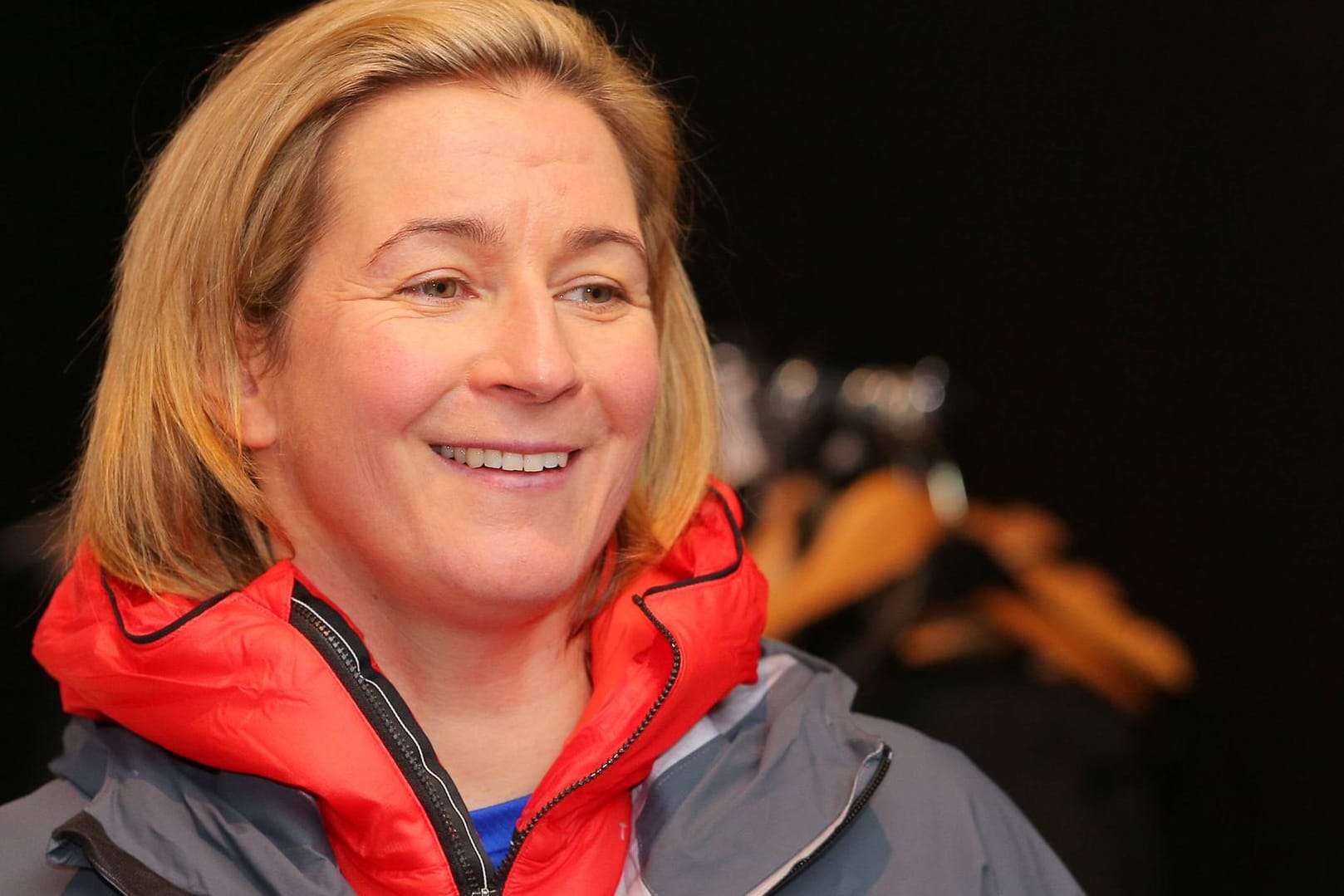 Gut gelaunt: Eisschnellläuferin Claudia Pechstein bei der Einkleidung des deutschen Olympia-Teams in München.