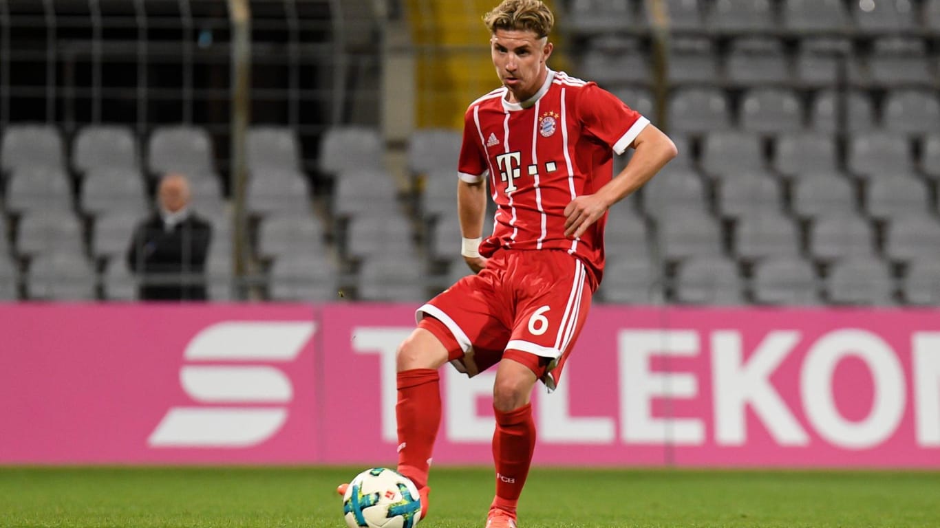 Niklas Tarnat am Ball für die Bayern-Jugend: Der Sohn von Michael Tarnat kam 2009 zum Rekordmeister.