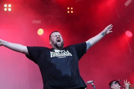 Feine Sahne Fischfilet reden nicht drumherum.