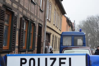 In Bad Langensalza ist eine 34-jährige Frau tot aufgefunden worden: Zu den Verdächtigen zählt ein Bundespolizist.