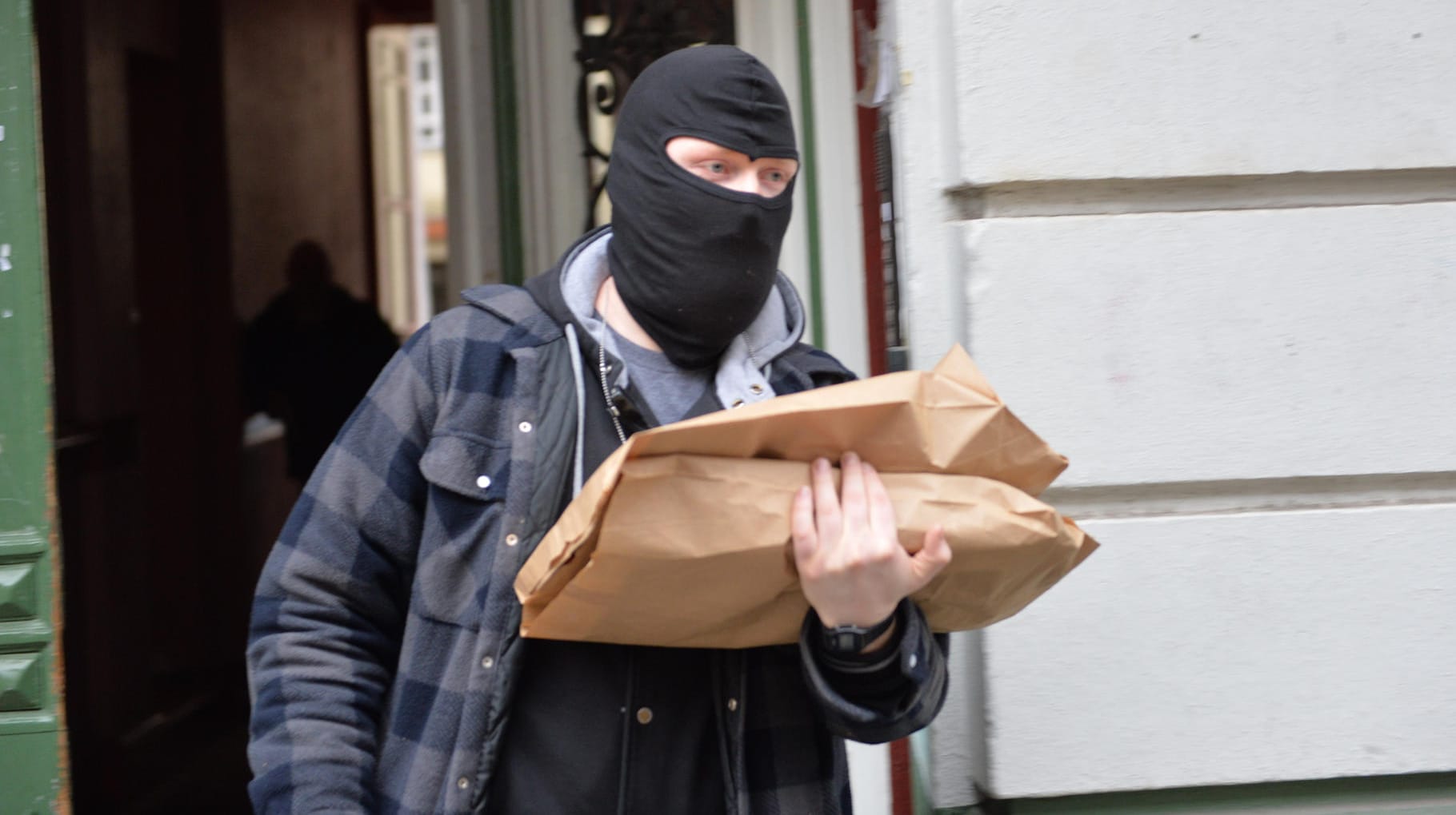 Razzia bei Reichsbürger in Berlin: Verfassungsschützer zeigen sich besorgt über die rechte Bewegung. Razzia bei Reichsbürger in Berlin: Verfassungsschützer zeigen sich besorgt über die rechte Bewegung.