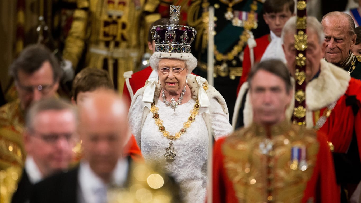 Queen Elizabeth II.: Die britische Monarchin feiert im Juli das 65. Jubiläum ihrer Krönungszeremonie.